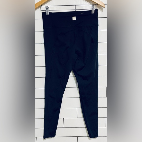 Vuori Stride black side pocket 7/8 Leggings S - Picture 8 of 9